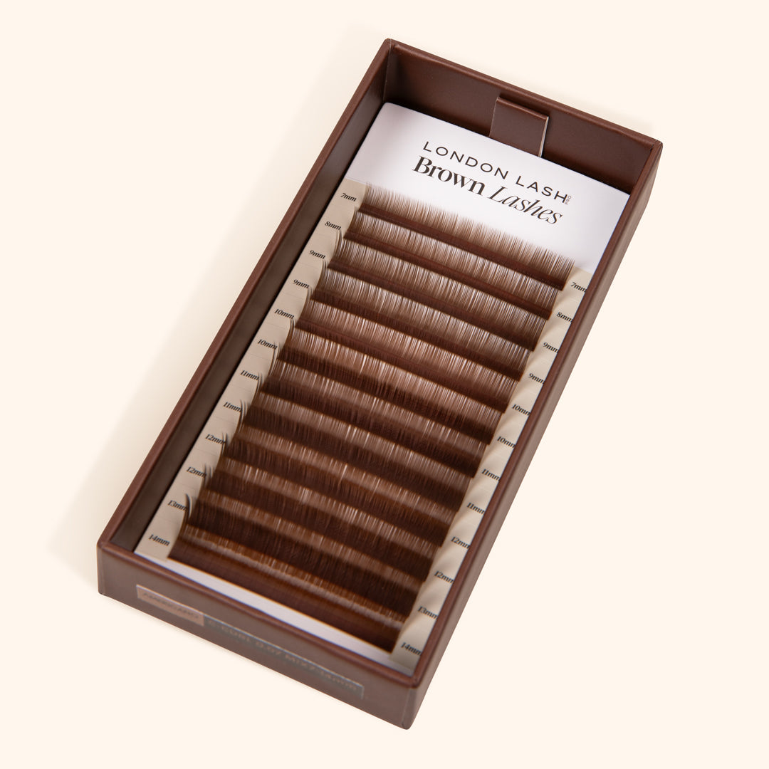 Braune Wimpern – Americano Kollektion