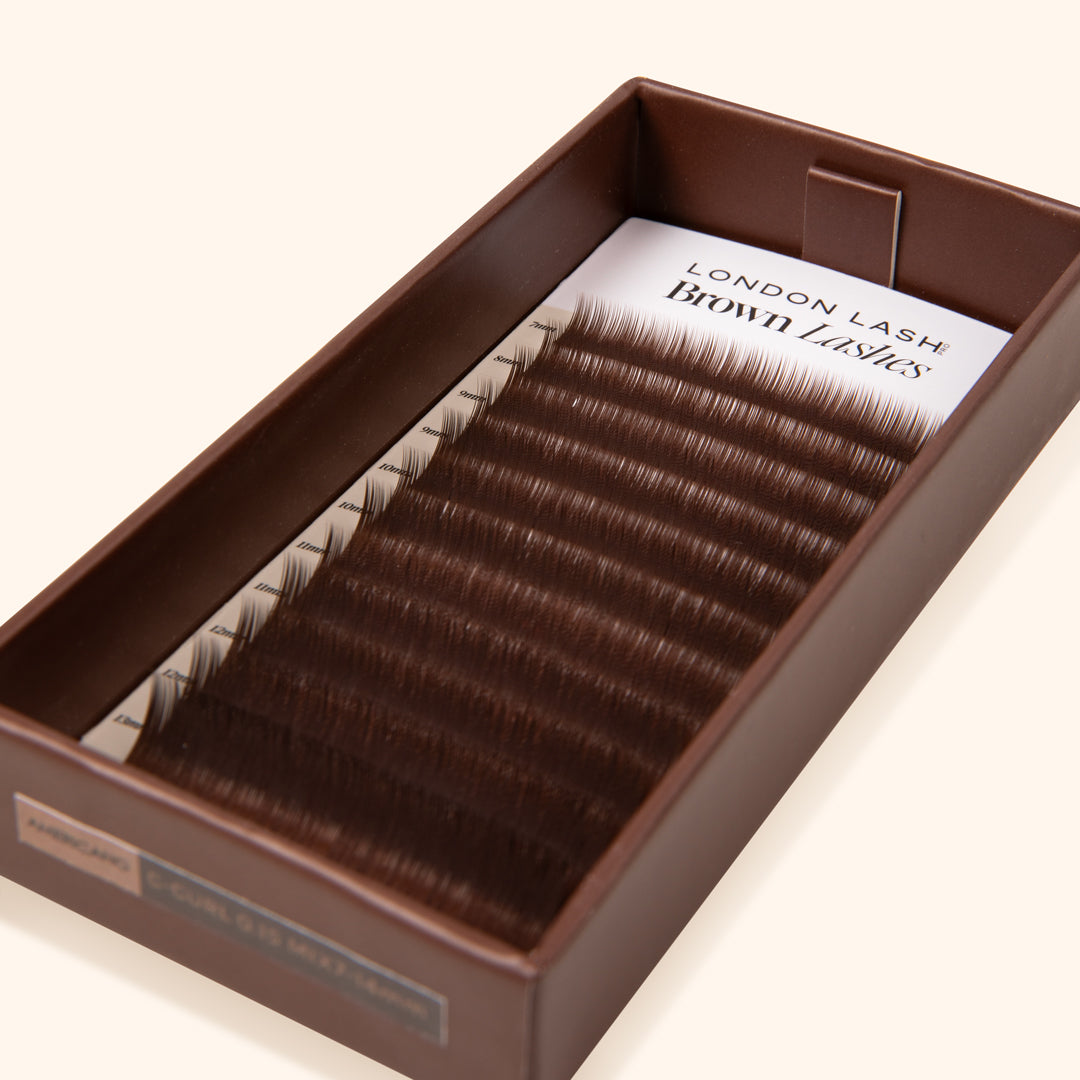 Braune Wimpern – Americano Kollektion
