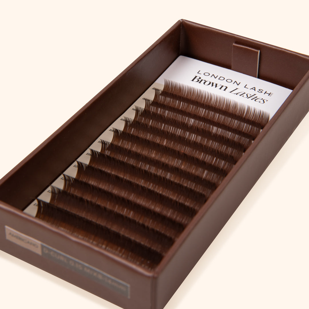 Braune Wimpern – Americano Kollektion